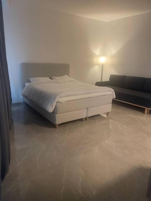 Diamonds Studio Apartment Antwerpen Ngoại thất bức ảnh